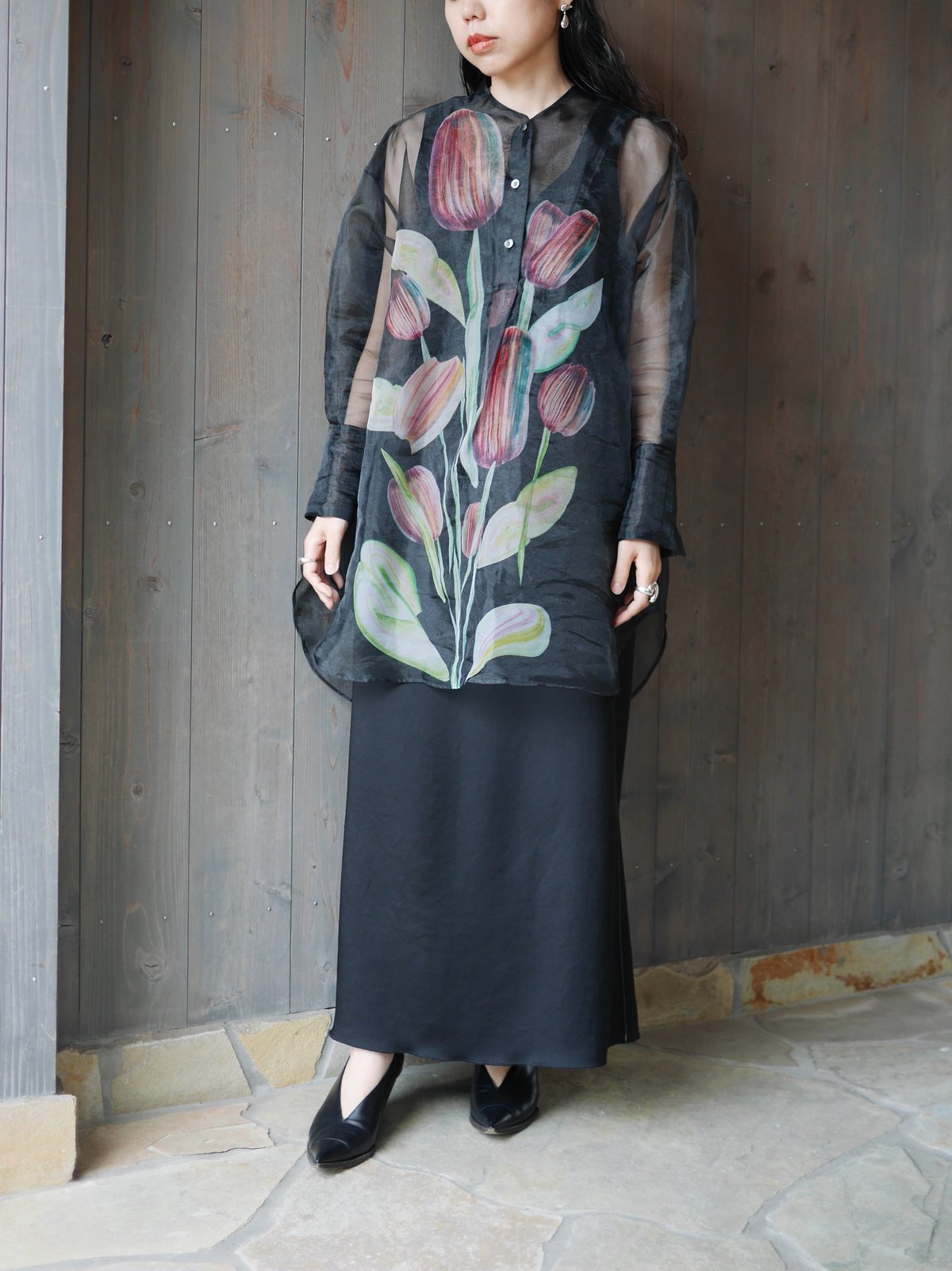 風に揺れるシアー素材をひとつ。【TELMA（テルマ）】のブラウスで