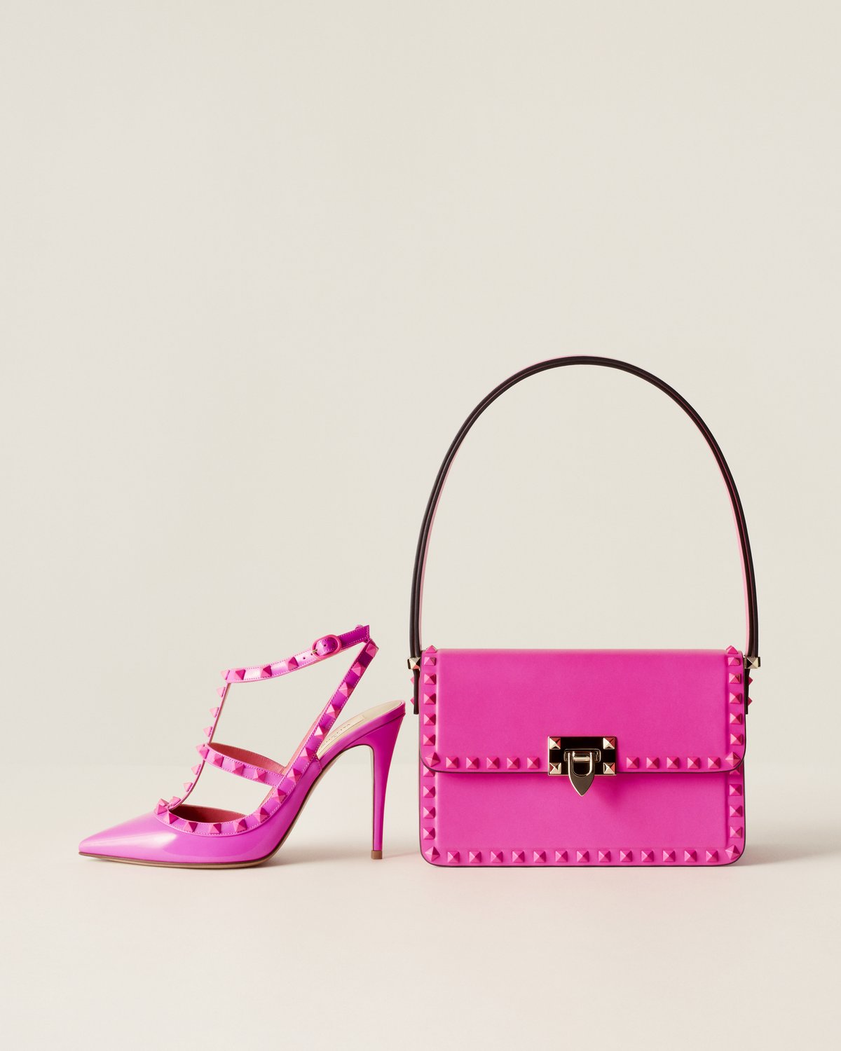 バレエシューズも新登場。【ヴァレンティノ ガラヴァーニ】より