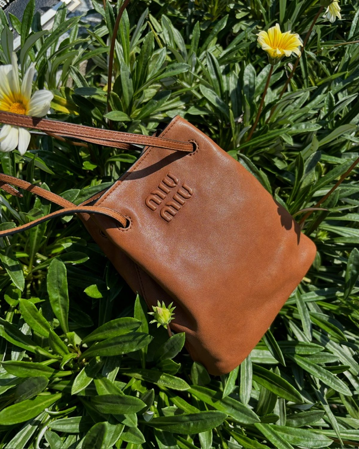 ミュウミュウ】のミニバッグが軽くて万能、快適すぎた話 #深夜の