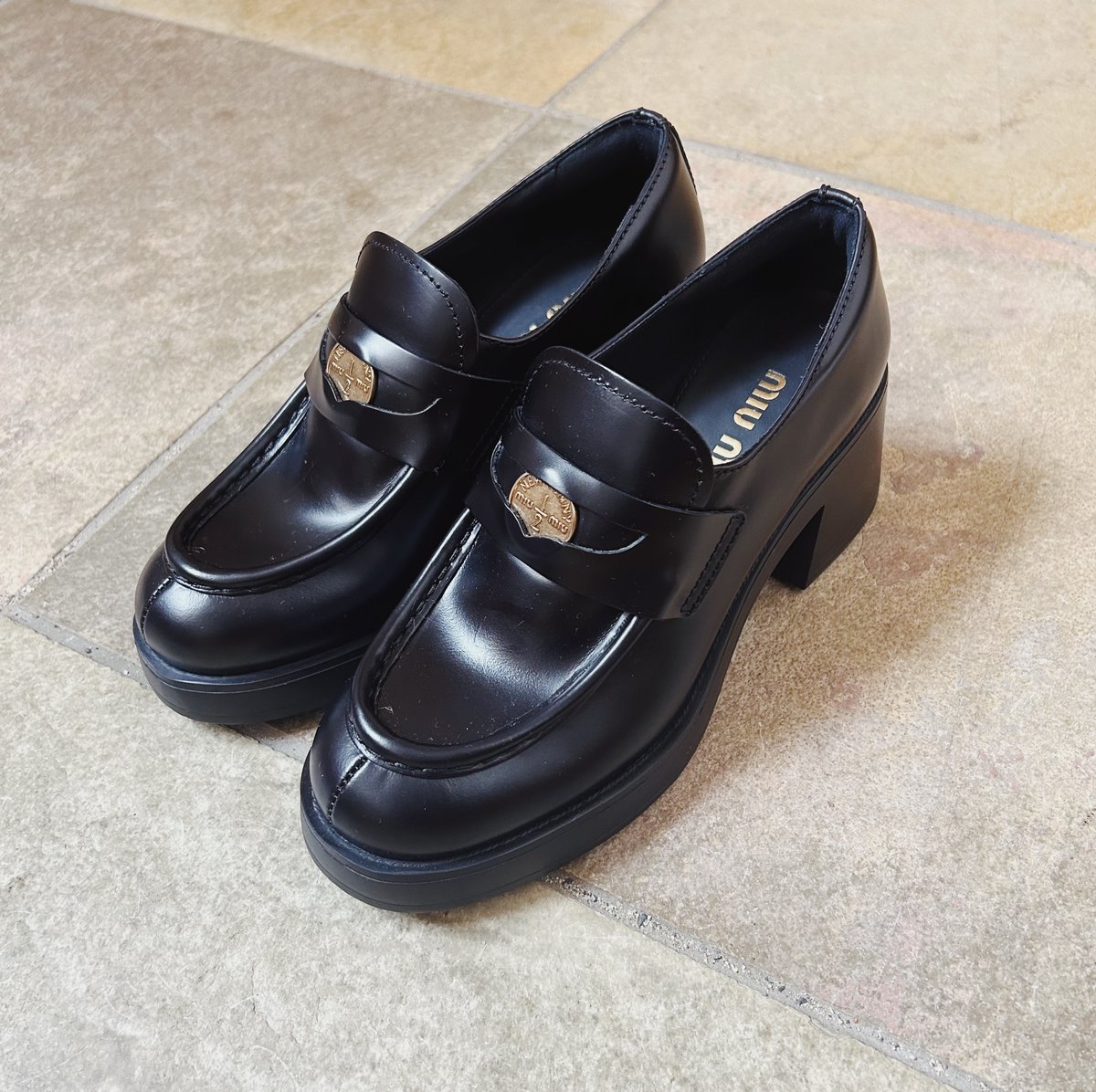 ミュウミュウ】のローファーと迎える秋 #深夜のこっそり話 #1809