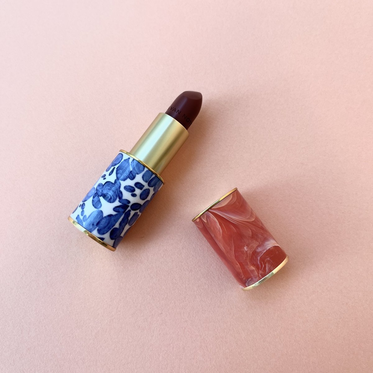 ドリス・ヴァン・ノッテン】の口紅は色味もお洒落 - スモールグッド