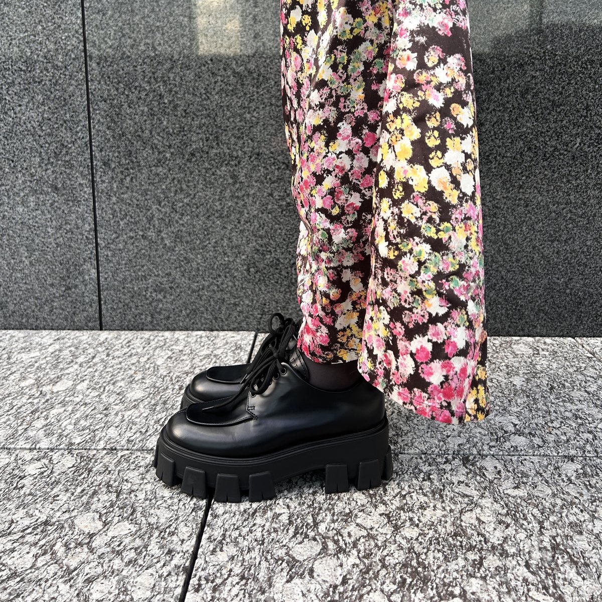 プラダ】の「モノリス」を購入した話。全力疾走できるレースアップ