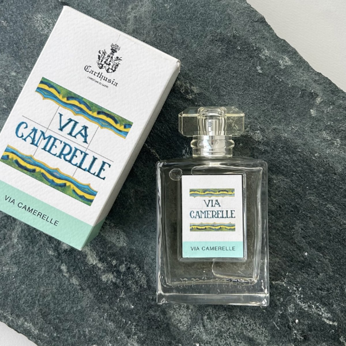 初夏にぴったり。ウッド系香水の正解は、【カルトゥージア】の「ヴィア