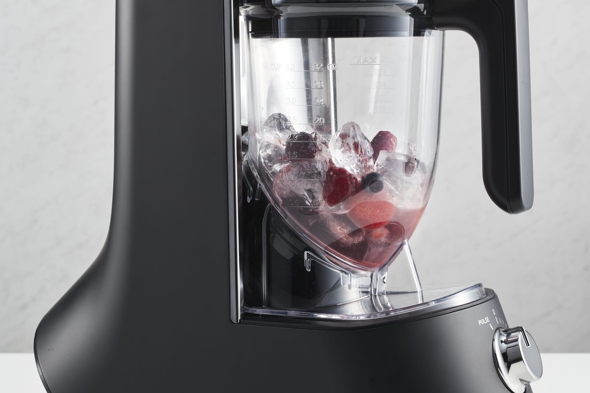 ミキサーの常識を覆す！ 刃の角度を斜め45度に設定した【タイガー