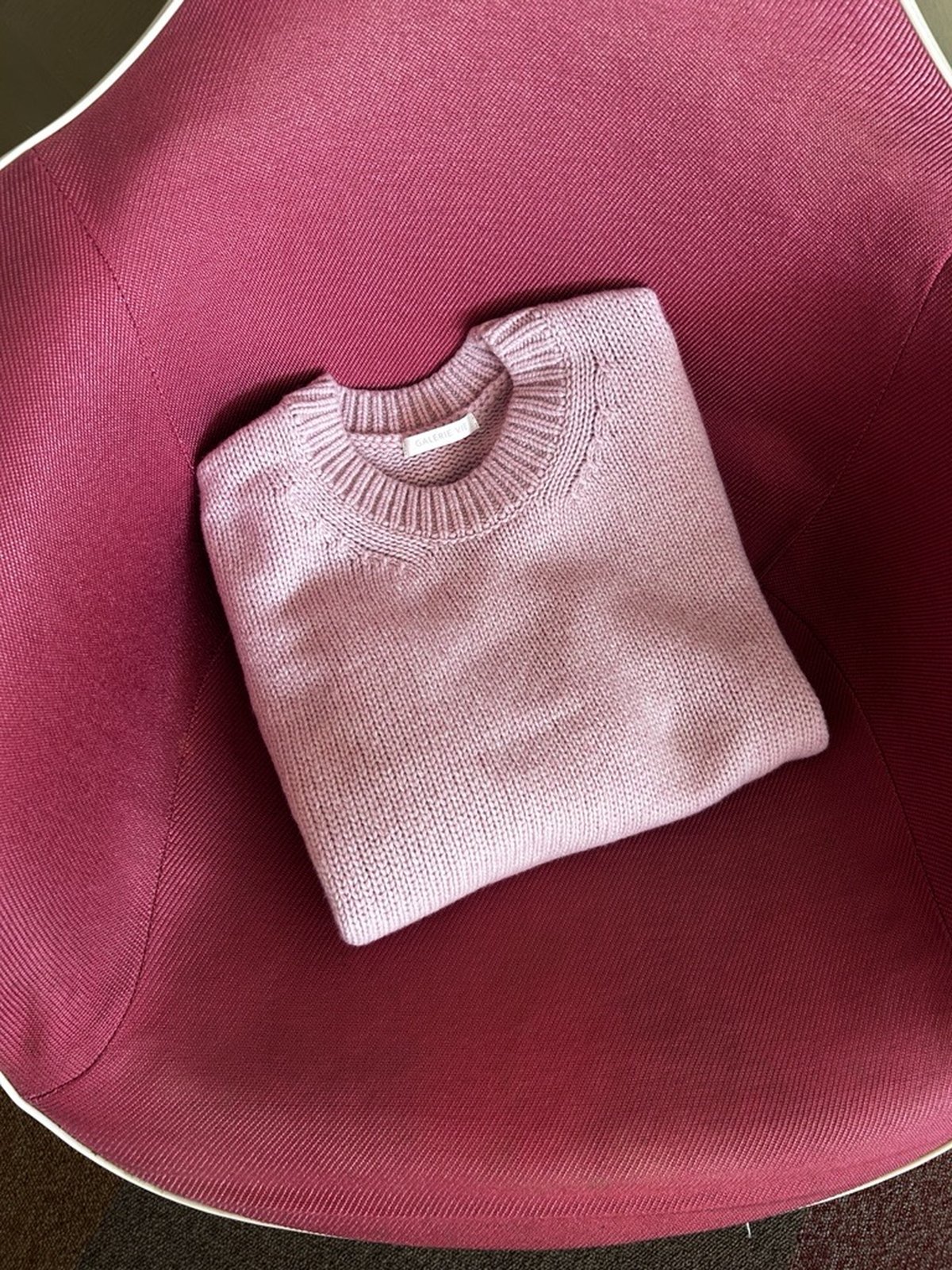 ギャルリー・ヴィー】自分に贈る「ピンクのセーター」で、身も心も