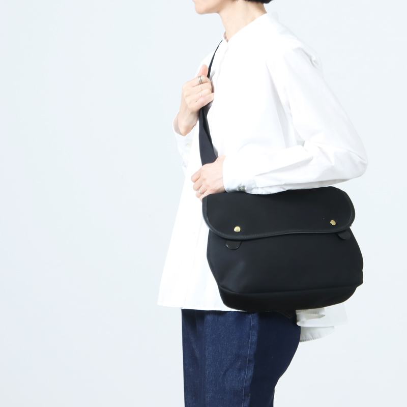 Brady (ブレディ) AVON ショルダーバッグ / エイボン