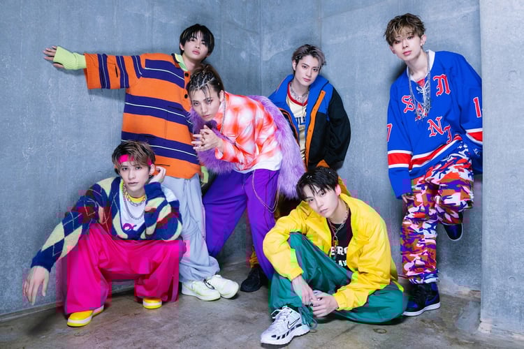 ONE N' ONLYがワンエン号の前で激しく歌い踊る「OPEN」ライブ映像公開