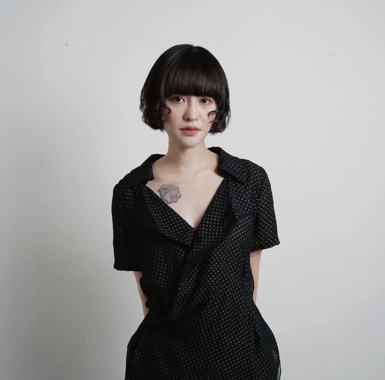 魚住英里奈が4年半ぶりのフルアルバム発表、町田康「心臓を素手で