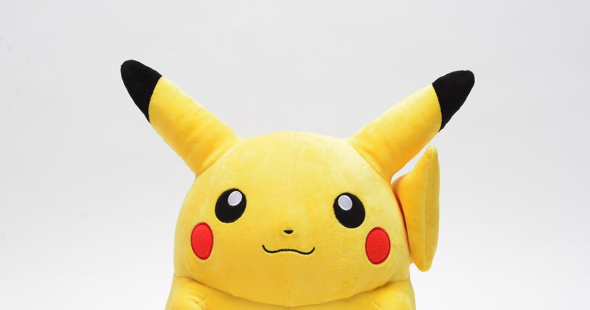 ピカチュウを完全再現！等身大等重量1/1ぬいぐるみがBEAMSから登場