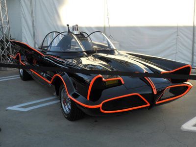 バットマン」初代バットモービル 約4億円で落札｜シネマトゥデイ