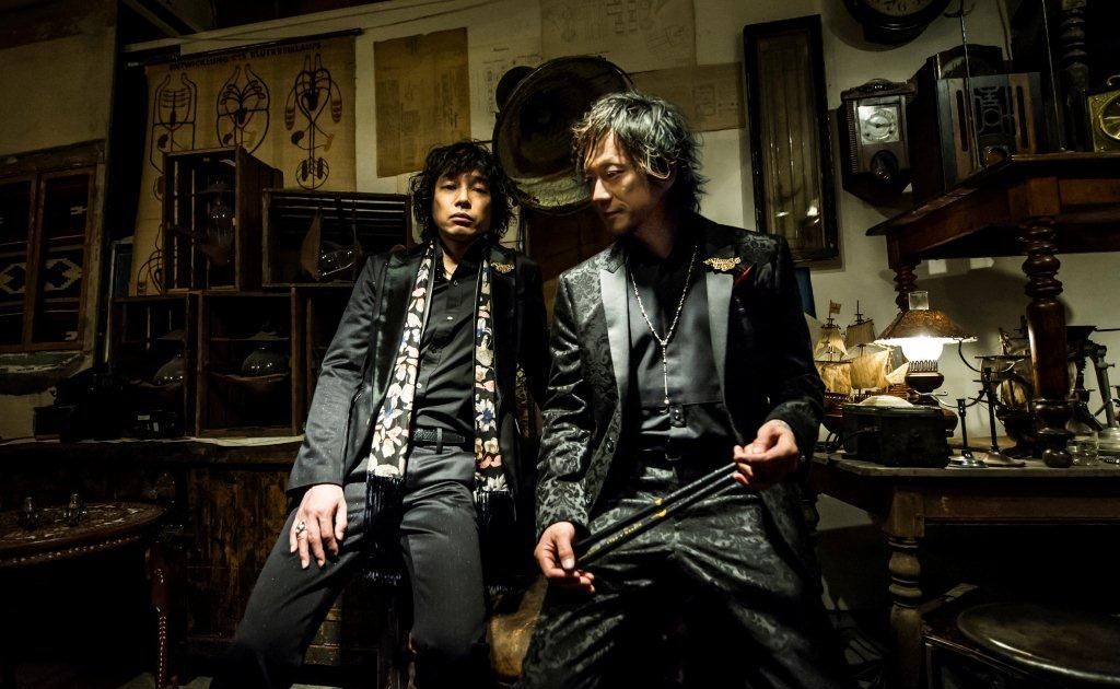 斉藤和義×中村達也「MANNISH BOYS」が初のテレビ生演奏！｜シネマトゥデイ