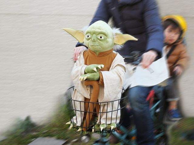 スター・ウォーズ』ヨーダ＆ウィケットの等身大ぬいぐるみが登場！圧倒