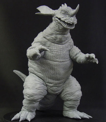 東宝30cmシリーズ バラゴン 怪獣総進撃版 完成品フィギュア（一部組立