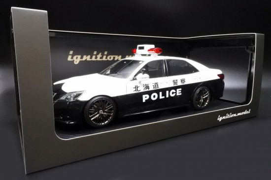 1/18 Toyota Crown (GRS214) 北海道警察交通部交通機動隊車両