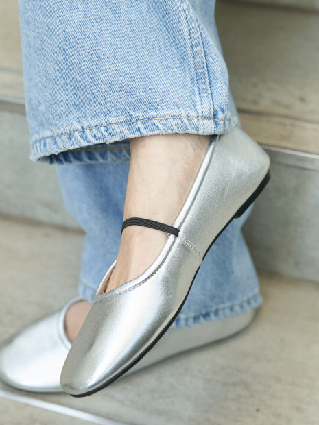 REMME／レメ】ゴムストラップフラットシューズ｜OUTLET / アウトレット