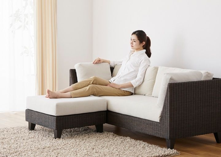 ラン・コンパクトソファ オットマン (ラタン)～狭いリビングダイニング