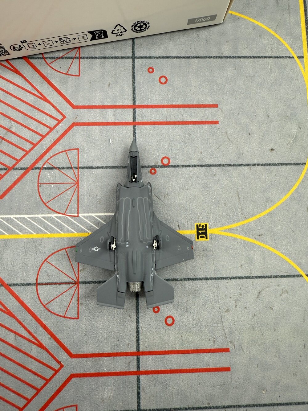 1/200 Herpa Wings USAF F-35A Lightning II Alloy Airplane Model