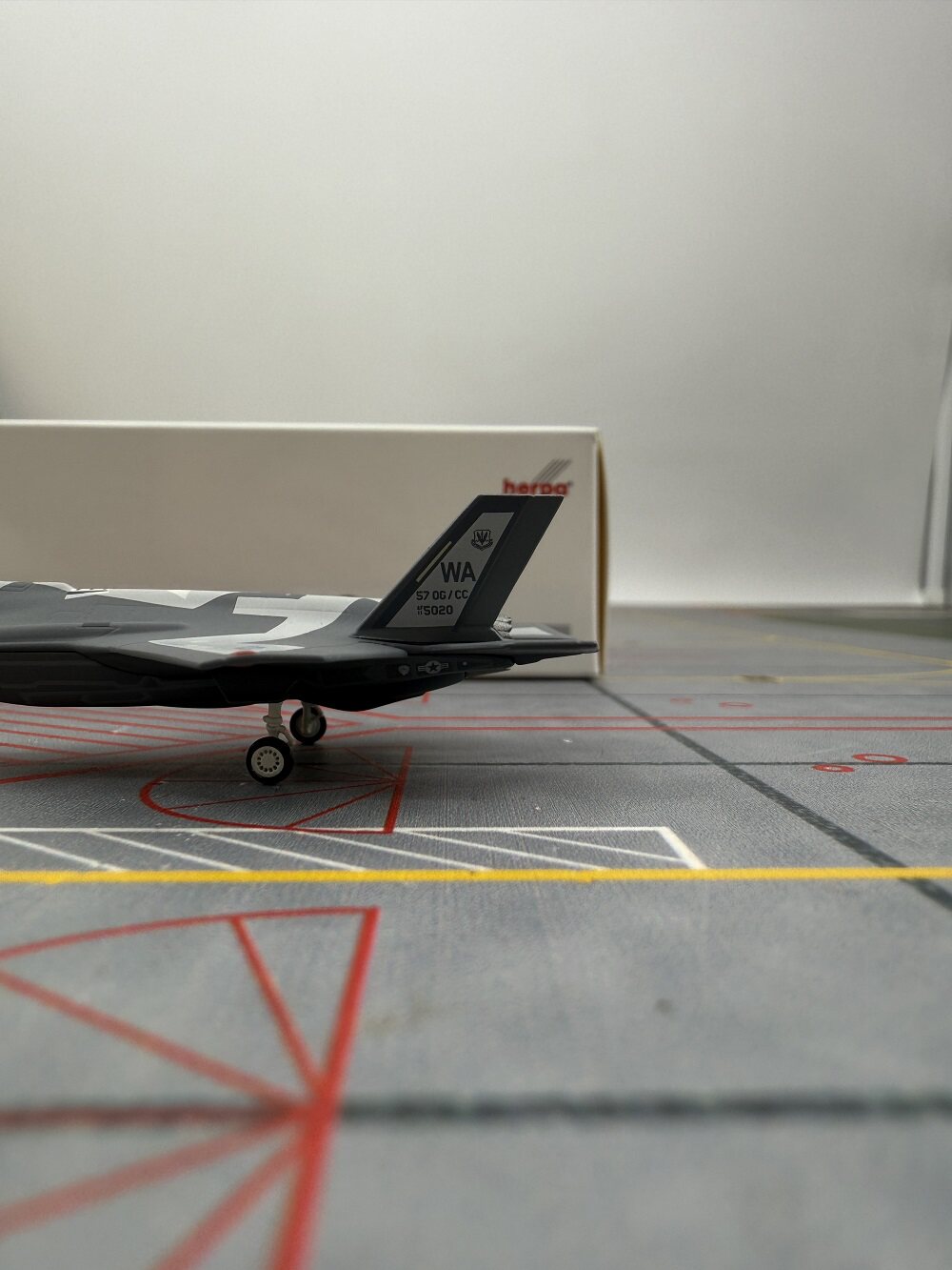 1/200 Herpa Wings USAF F-35A Lightning II Alloy Airplane Model