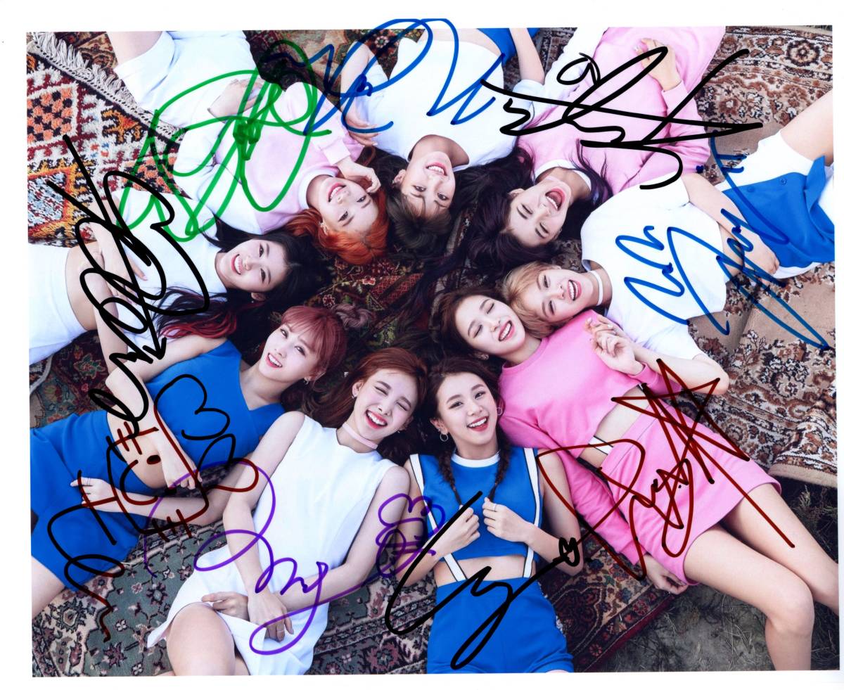 TWICE メンバー全員直筆サイン入り写真 証明書付き 韓国人気アイドル