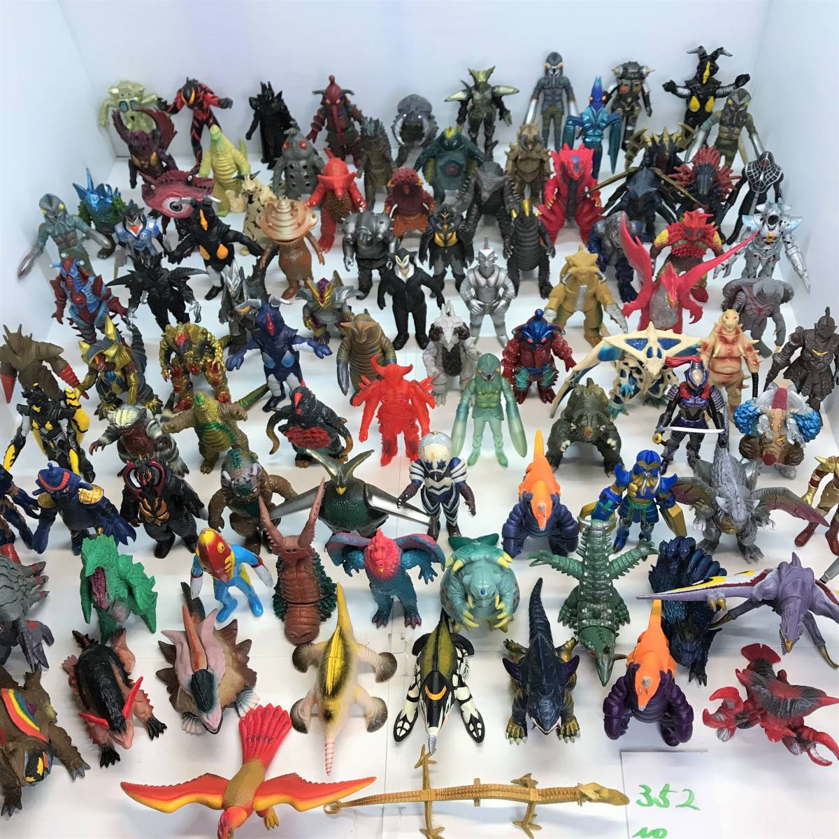 ウルトラマン＆登場怪獣・宇宙人（バンダイ）ソフビほぼコンプ59体