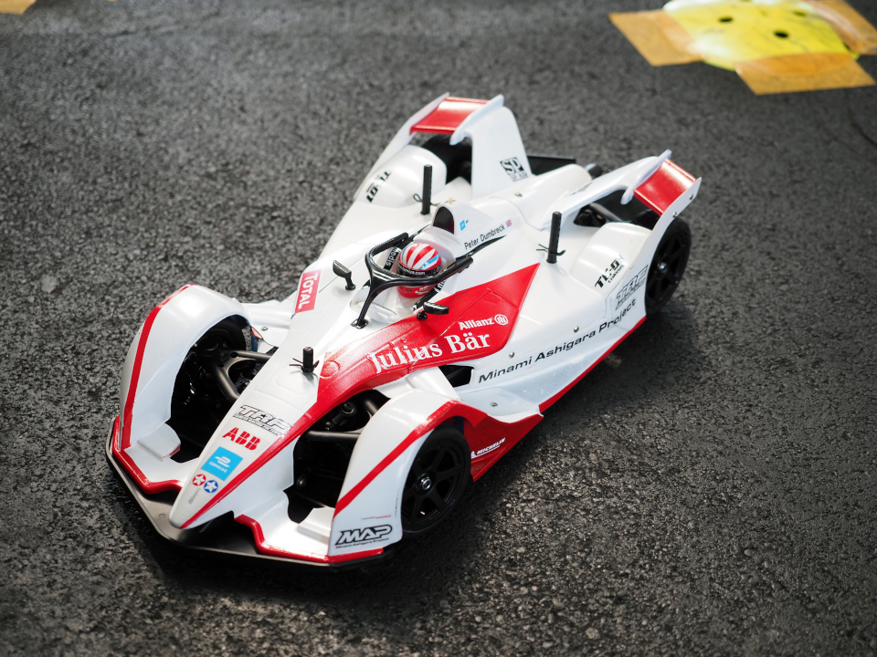 再現度高し!! フォーミュラEのRCカーがイケてる所 - 自動車情報誌