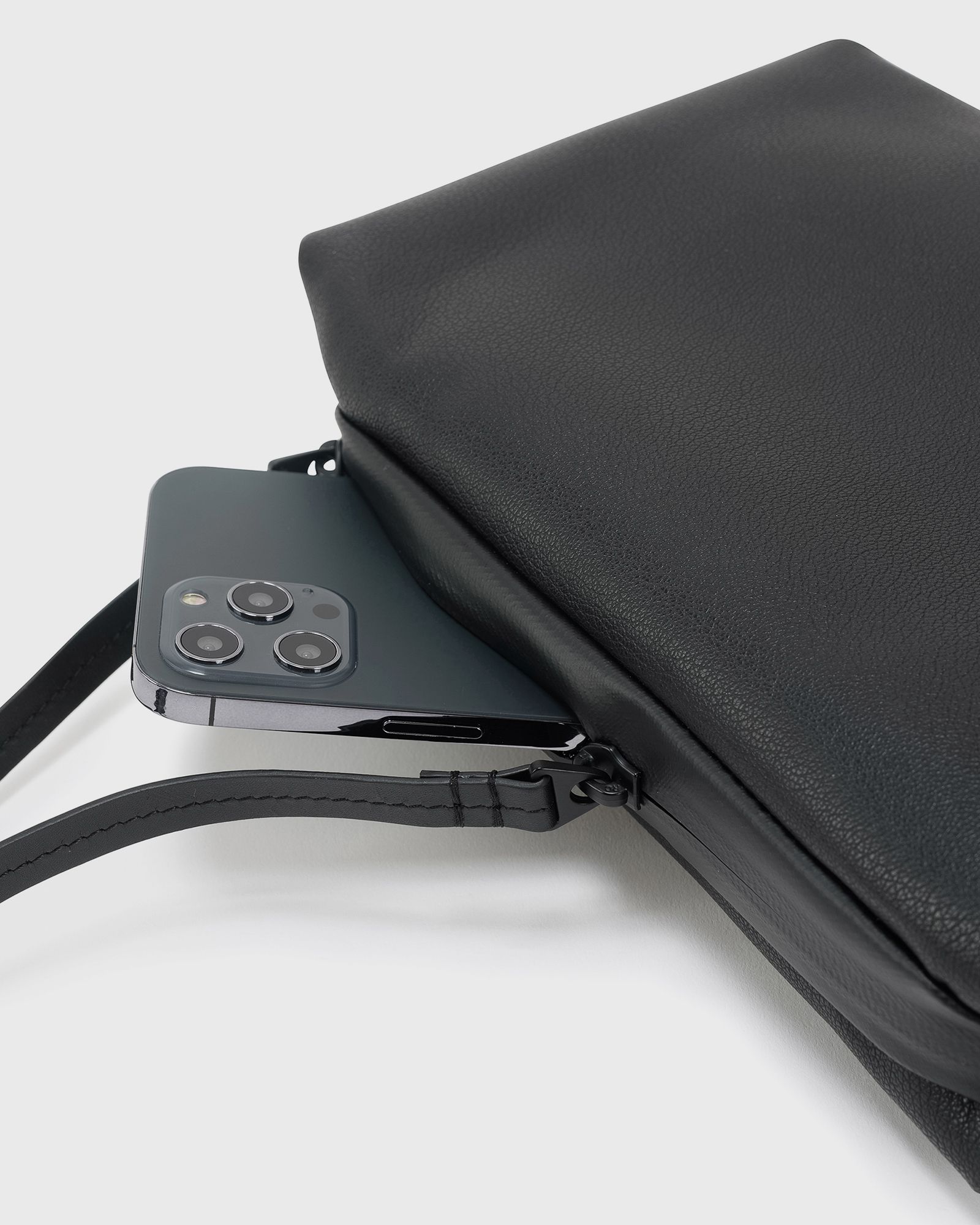 côte&ciel Arno Allura Recycled Leather Black Black | BSTN Store