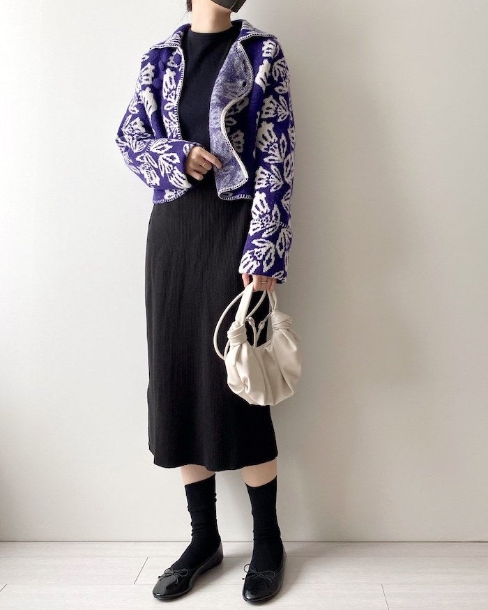 羽織るだけでコーデが決まる！ZARAの「新作カーディガン」レトロっぽい