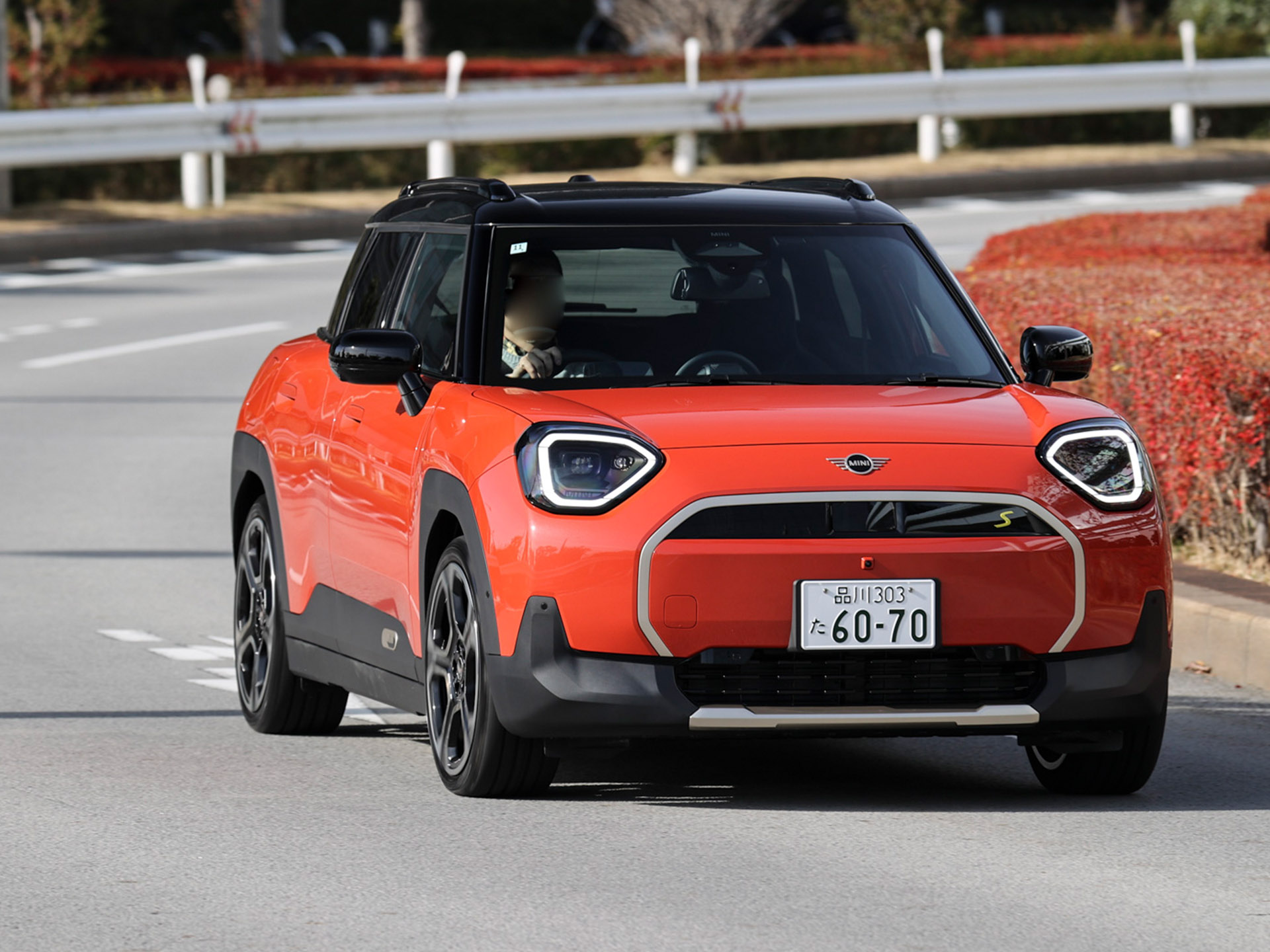 新しいMINIの切り札は「5ドアで電気自動車」【MINI エースマン】【九島