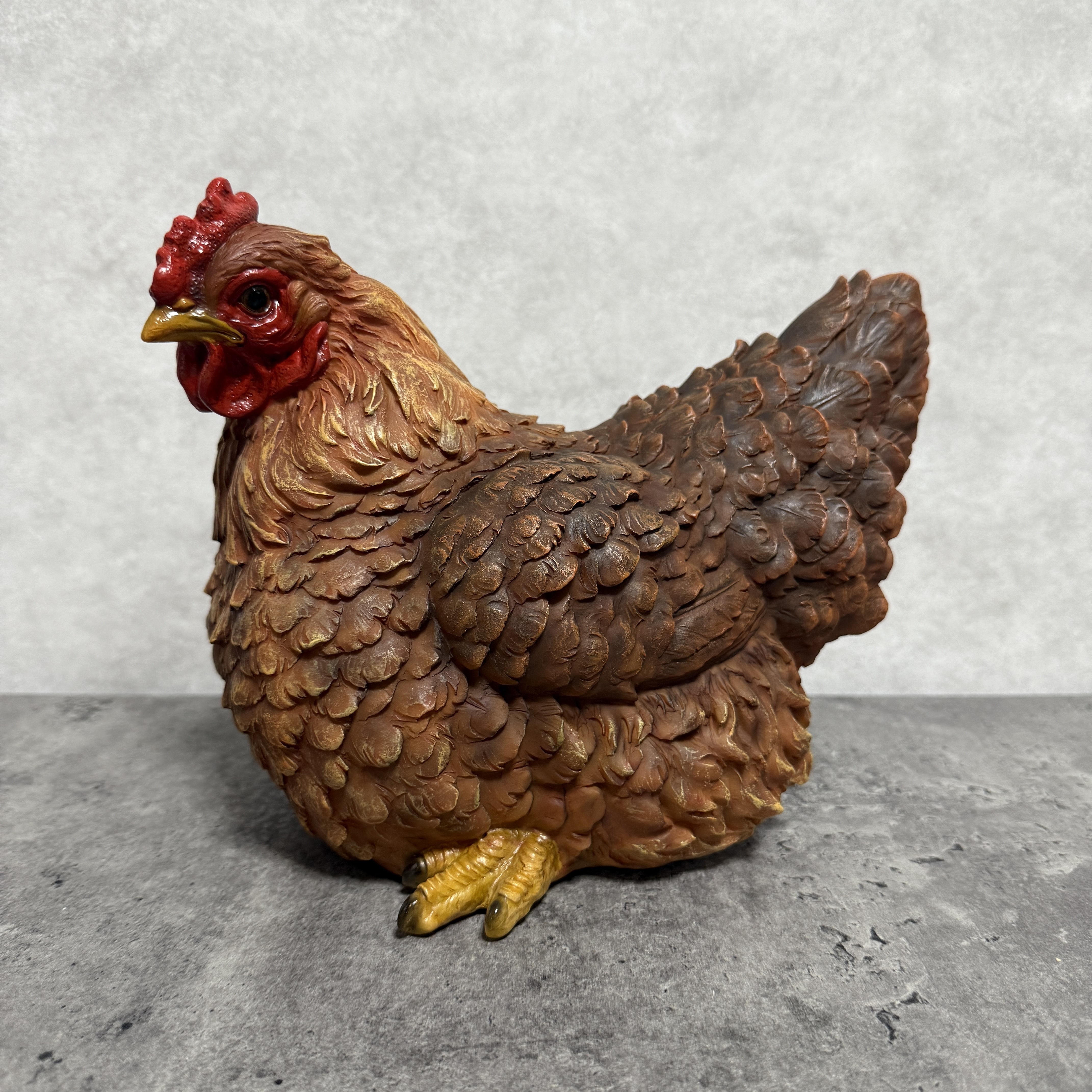 置物 動物 しゃがむ雌鶏 大 ニワトリ 鳥 高さ19.5cm woobia ウービア