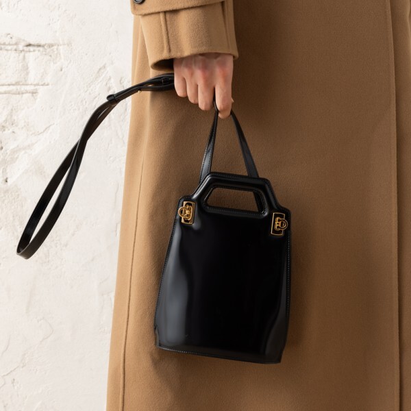 フェラガモ ハンドバッグ ワンダ ミニバッグ ブラック レディース