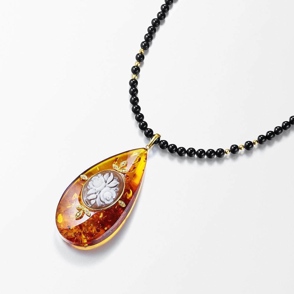18金 琥珀（こはく） シェルカメオ ダイヤモンド ペンダント オニキス