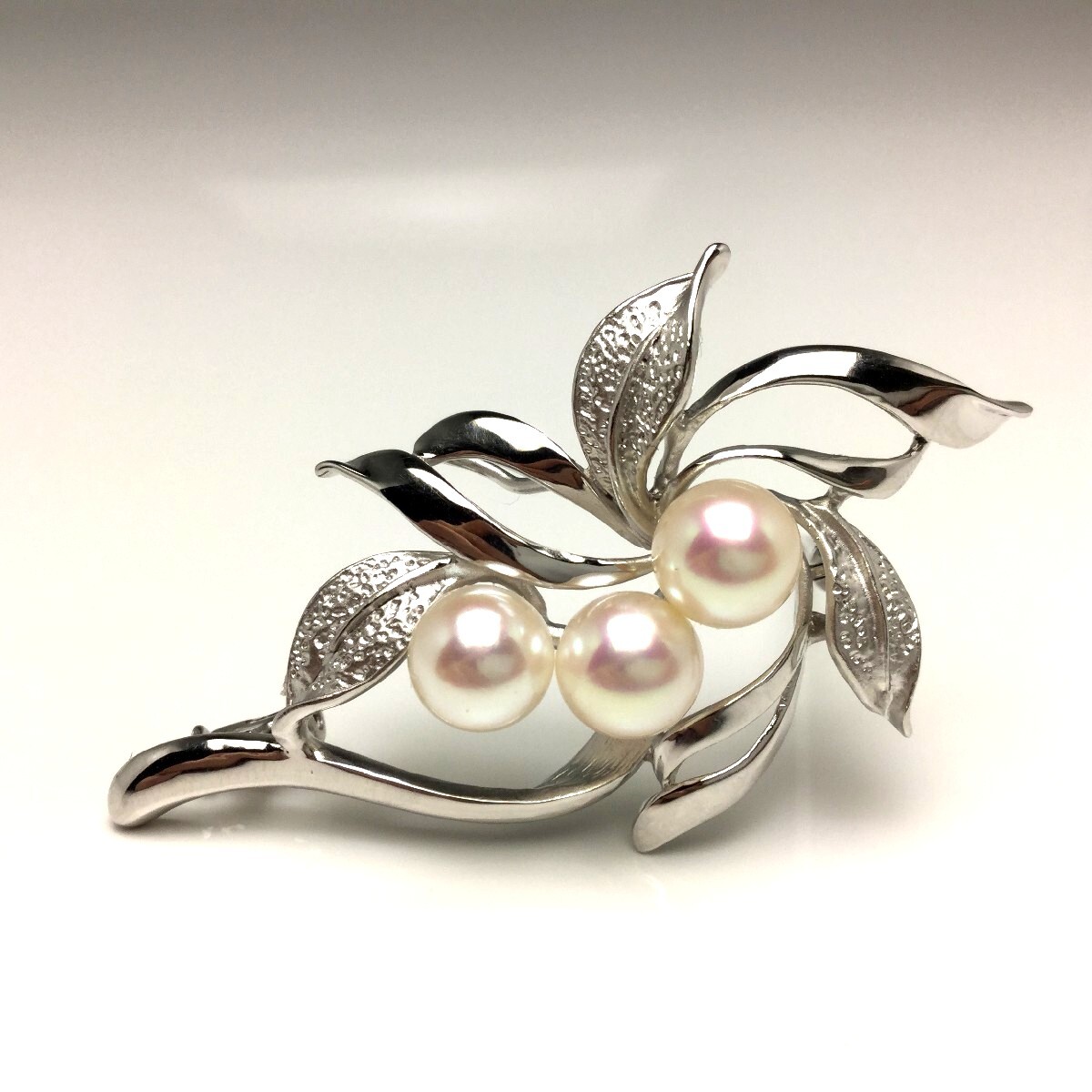 真珠 ブローチ パール アコヤ真珠 7.0-7.5mm ホワイトピンク シルバー