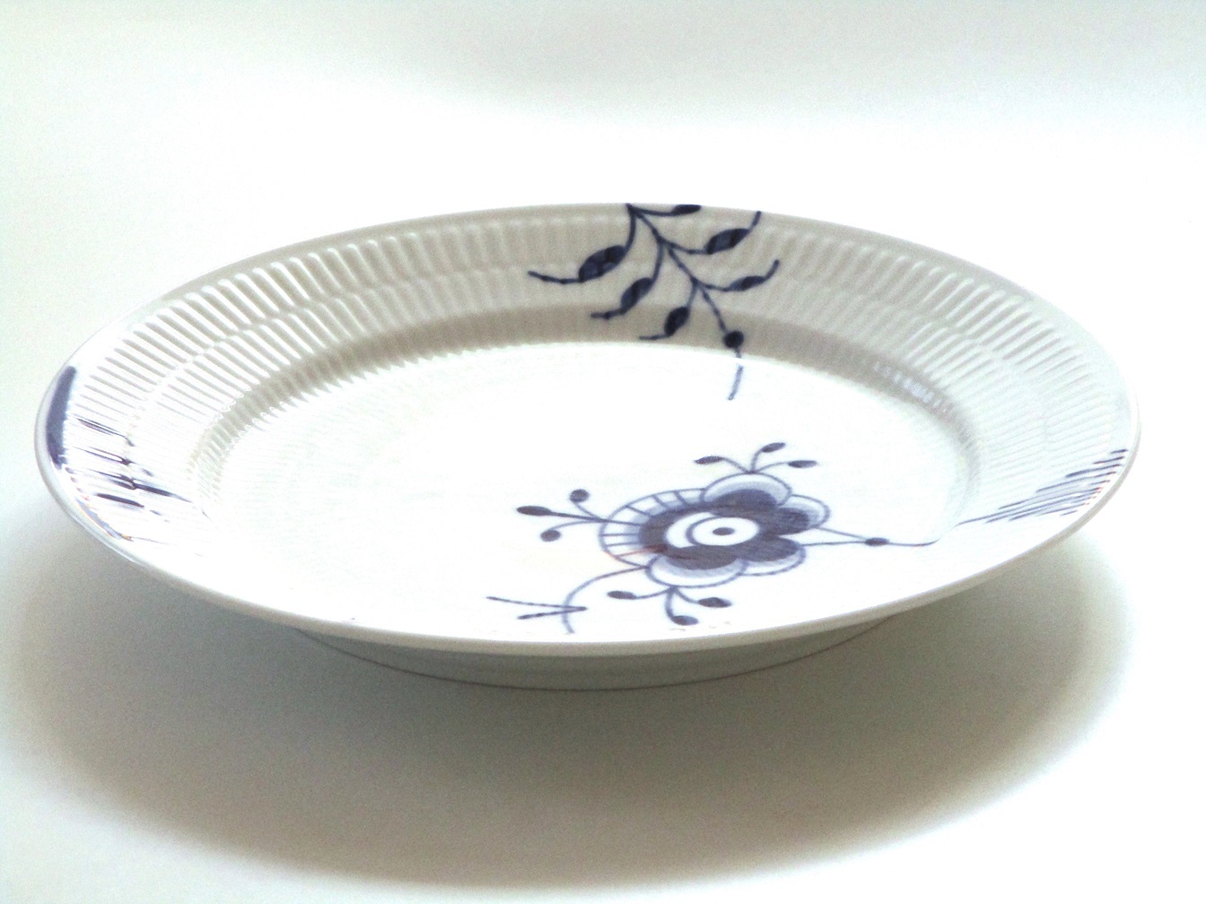 ロイヤルコペンハーゲンROYAL COPENHAGEN ブルーフルーテッド メガ