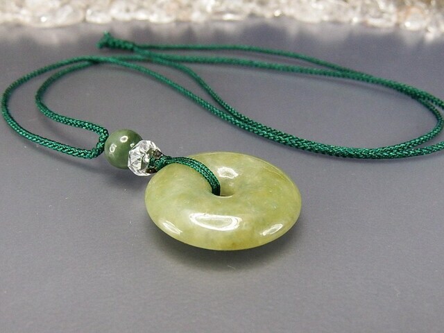 AAA-ひすい本翡翠ジェダイトより濃い目天然石丸ペンダント定番