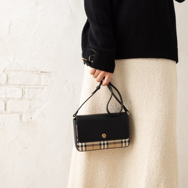 バーバリー ショルダーバッグ ハンプシャー ブラック レディース