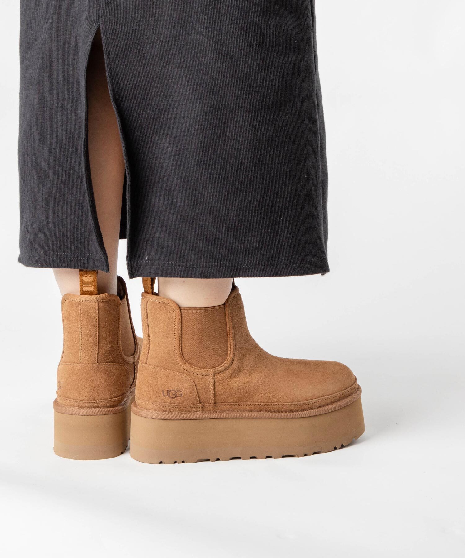 アグ UGG 1134526 ブーツ NEUMEL PLATFORM CHELSEA レディース