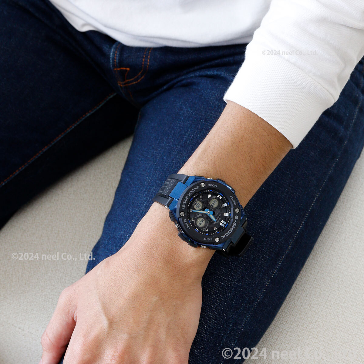 良品 CASIOカシオ メンズ腕時計ブルーG-SHOCK タフソーラー 存在感