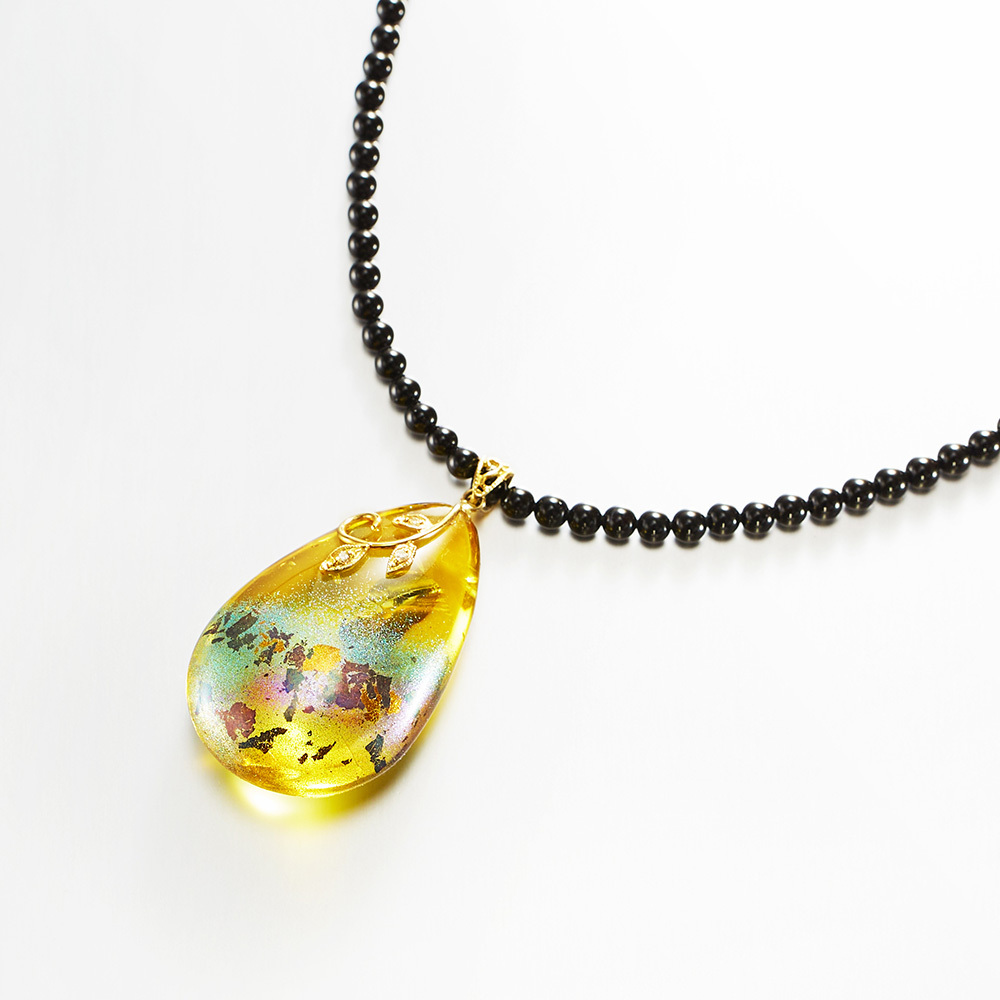 18金 琥珀 レモンカラー 箔蒔絵 ダイヤモンド ペンダント オニキス