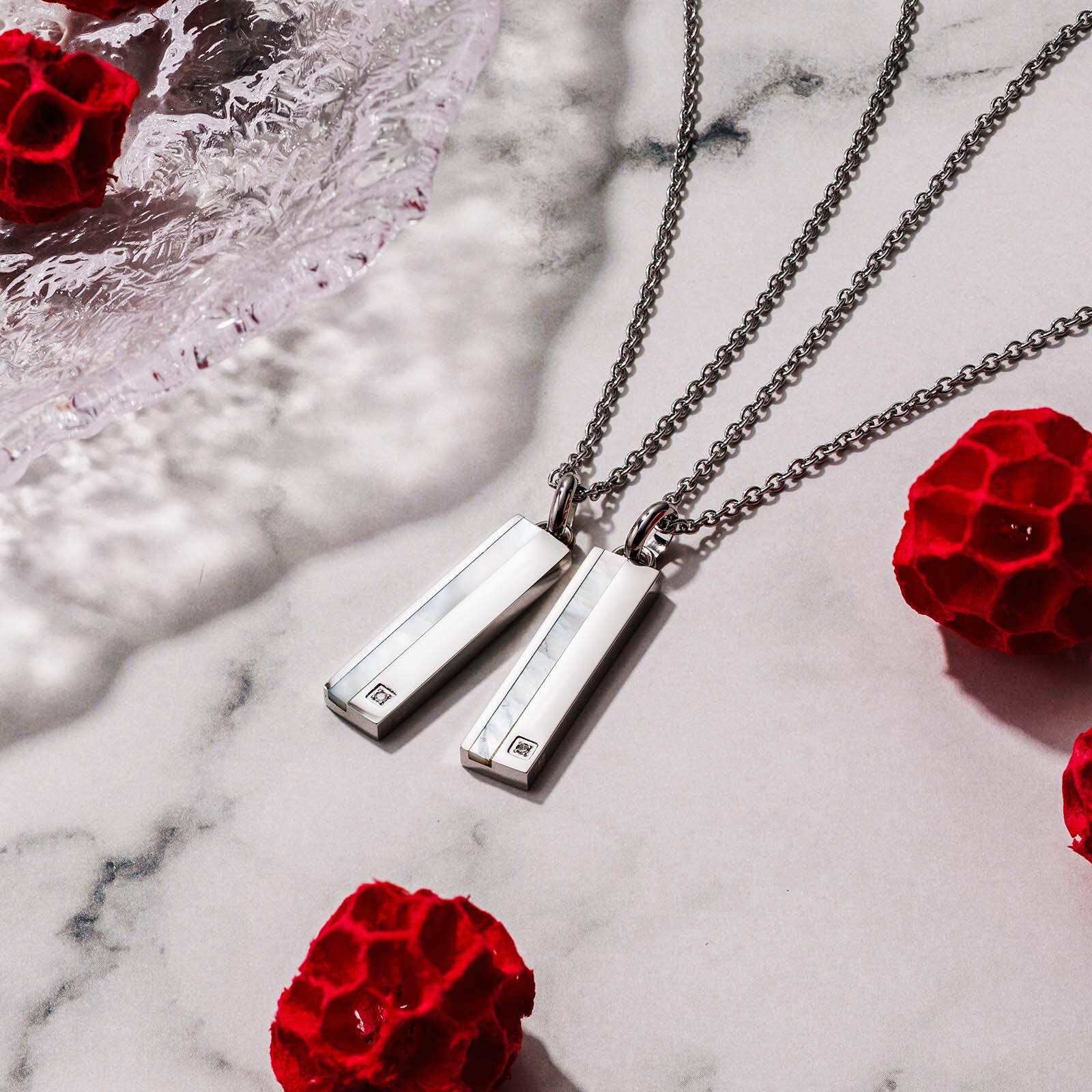 送料無料】【名入れ無料】 ペアネックレス 2本セット ダイヤモンド