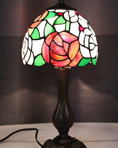 人気 ギフト ステンドグラスのシェードが素敵！【ステンドグラスランプ