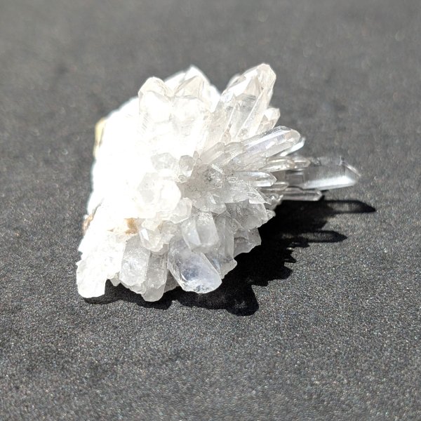 四川省産 水晶クラスター原石 虹入り クォーツ キラキラが神秘的 置物