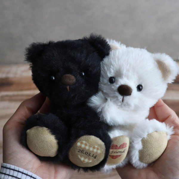 ペア キーホルダー お揃い 【マグネットでぎゅっと寄り添う】 名前入り