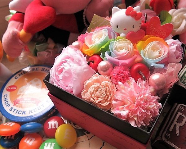 キティちゃん 花束風 フラワーボックス プリザーブドフラワー入り