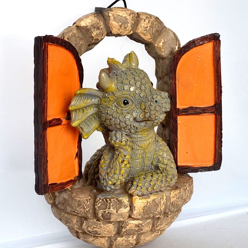 ドラゴン 龍 壁 置物 ドア 窓 飾り インテリア かわいい ミニ