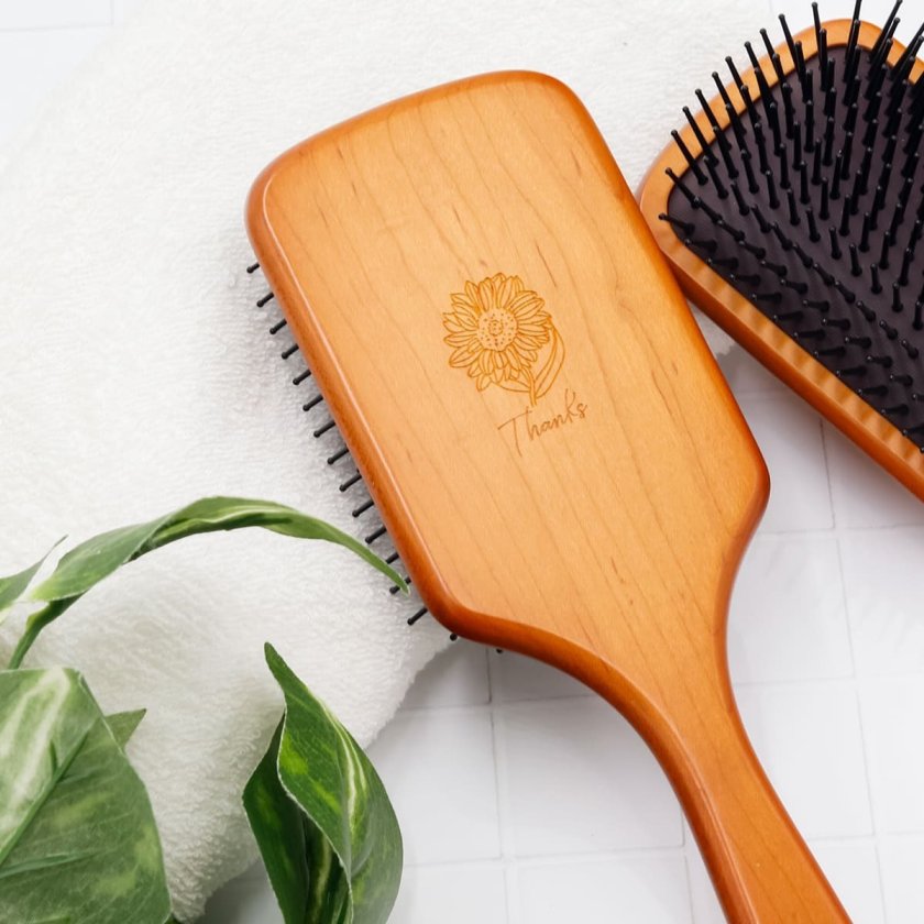 名入れ 可 】 アヴェダ パドル ブラシ 名前入り 退職祝い プレゼント