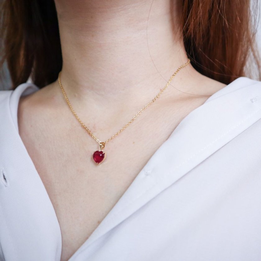 18金ルビーペンダントトップ ハートルビー約8.0mm（約2.5ct）超大粒