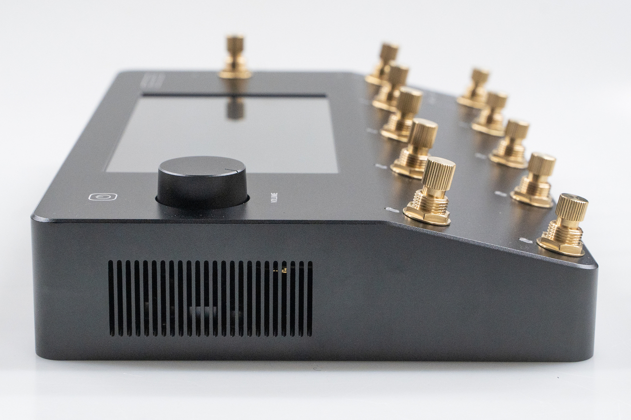 Neural DSP Quad Cortex Limited Edition Black and Gold 【GIB横浜