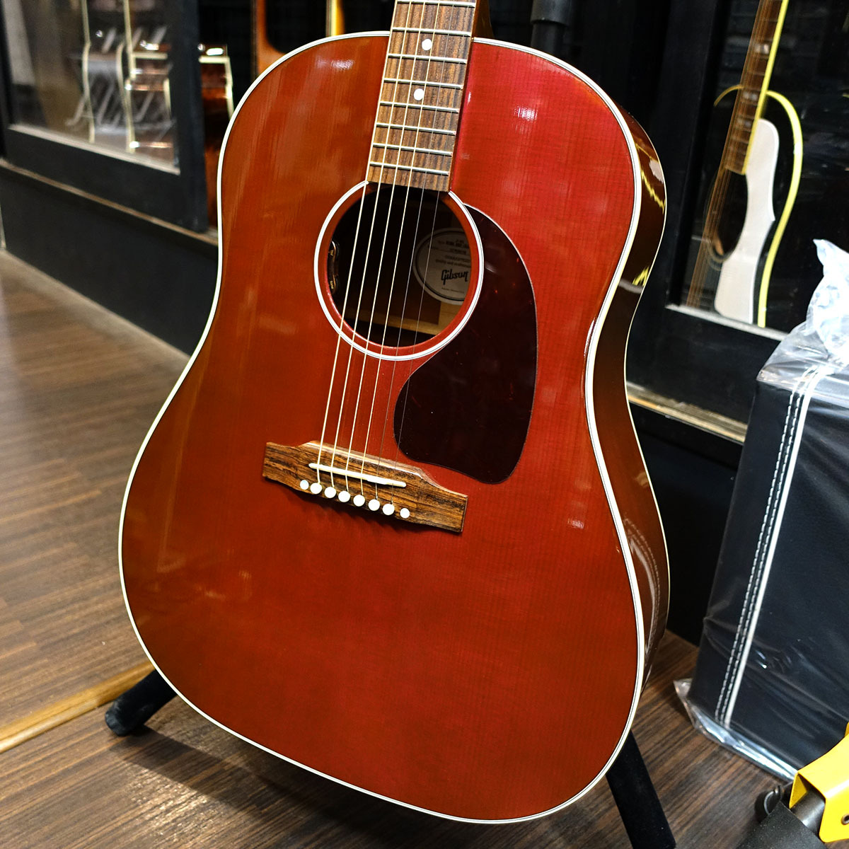 GibsonJ-45 ワインレッド ハードケース付 GibsonJ-45 ワインレッド