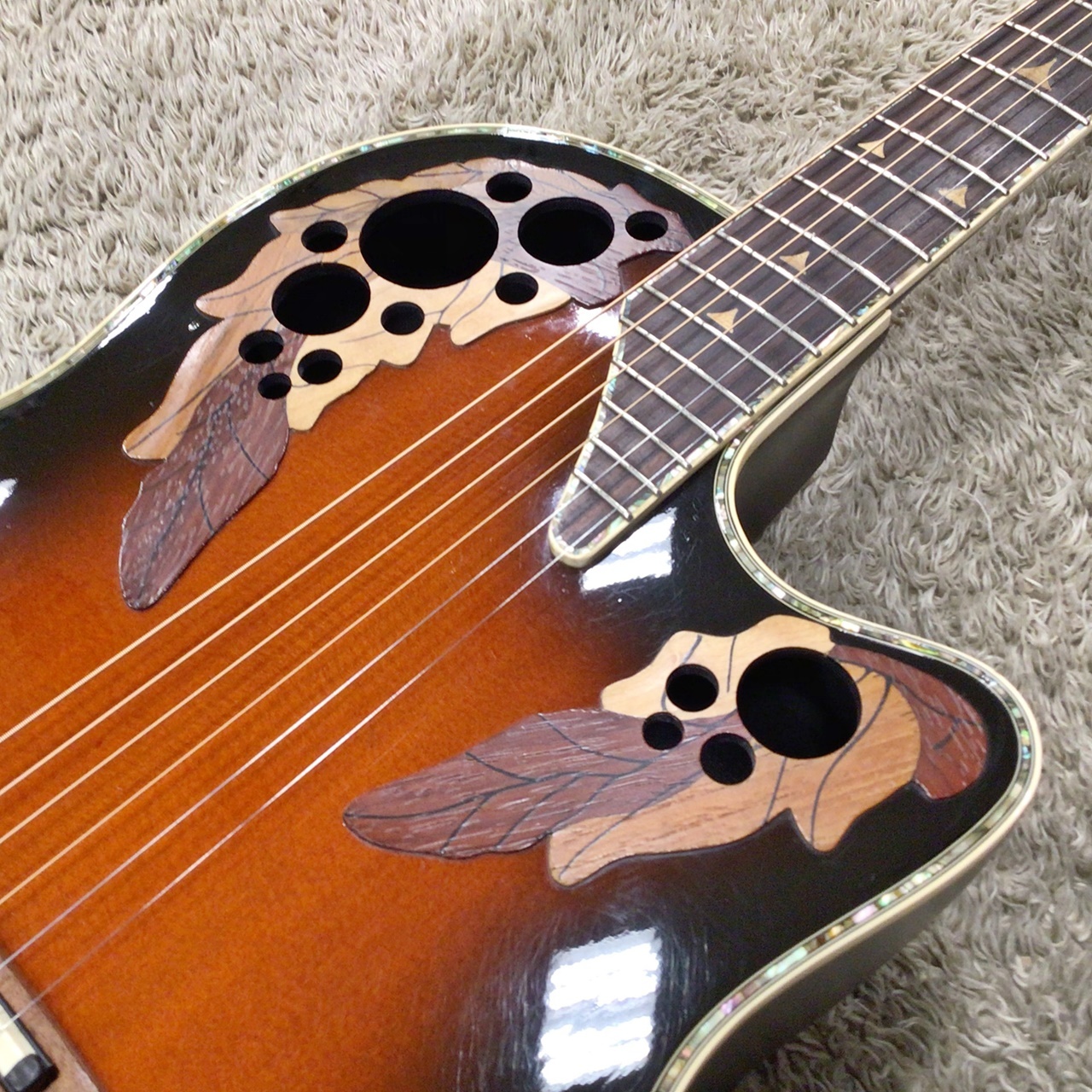 ovation12弦アコースティックギター ブラック。美品、ハードケース付き