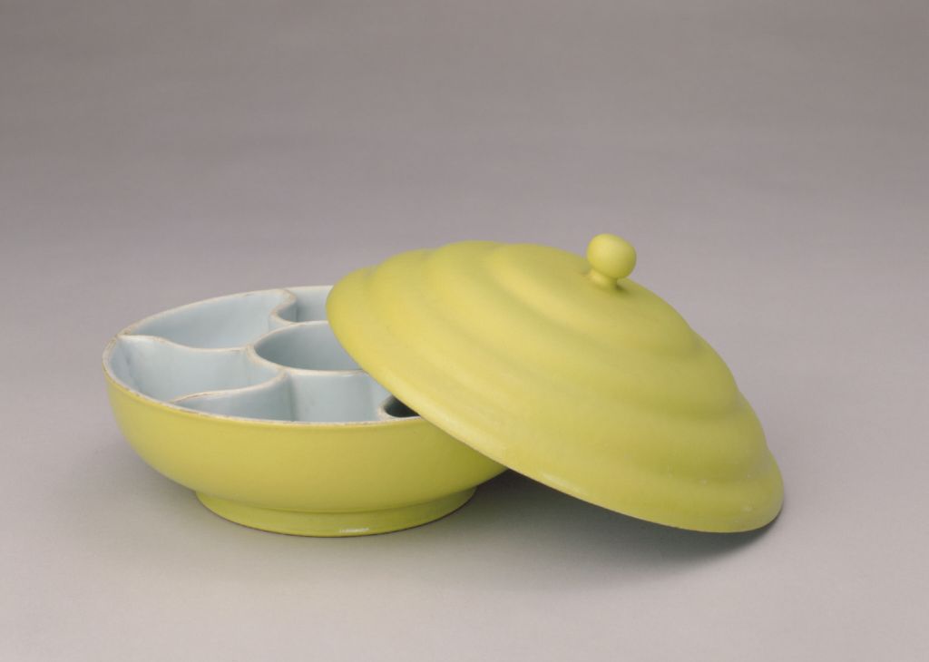 専用 黄釉蓋物 「大清乾隆年製」 幅約9.5㎝ タサニ 東さ7-0428① 専用